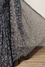 Load image into Gallery viewer, Tepchi work chikankari saree