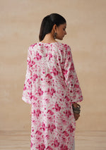 Load image into Gallery viewer, Aadat Mulmul Straight Chikankari Kurti - The Lucknowi Chikan