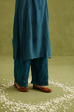 Load image into Gallery viewer, Malhar Rayon Chikankari Kurti Set