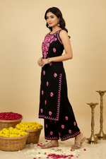 Load image into Gallery viewer, Husn Premium Strappy Set