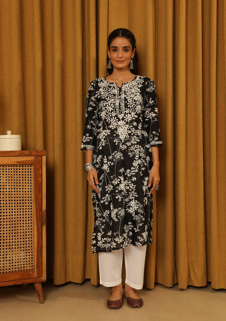 Zainab Mul Cotton Chikankari Kurti