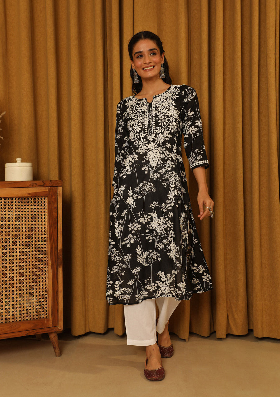 Zainab Mul Cotton Chikankari Kurti