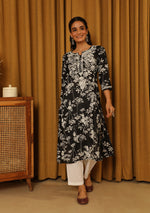 Load image into Gallery viewer, Zainab Mul Cotton Chikankari Kurti