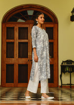 Load image into Gallery viewer, Zainab Mul Cotton Chikankari Kurti