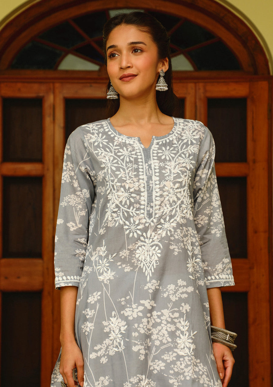 Zainab Mul Cotton Chikankari Kurti