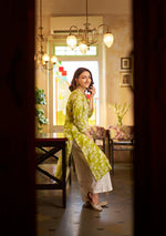 Load image into Gallery viewer, Zainab Mul Cotton Chikankari Kurti