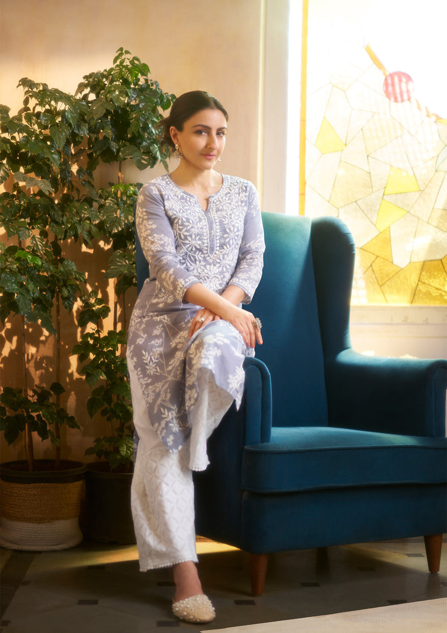 Zainab Mul Cotton Chikankari Kurti