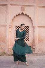 Load image into Gallery viewer, Gulfam Rose Pannel Viscose Kurti Set
