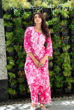 Load image into Gallery viewer, Chhaya Mul Chikankari Kurti Set Pink