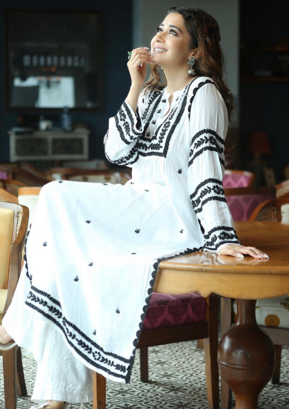 Adila Muslin Designer Chikankari Kurti