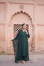 Load image into Gallery viewer, Gulfam Rose Pannel Viscose Kurti Set
