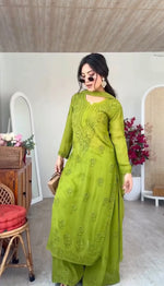 Load image into Gallery viewer, Gulnaaz Viscose Premium Chikankari Kurti Set