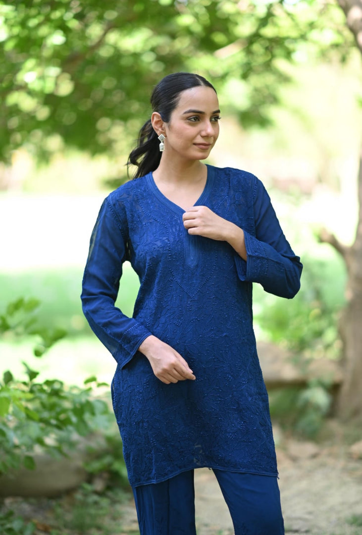 Tarai Viscose Short Chikankari Kurti - The Lucknowi Chikan 