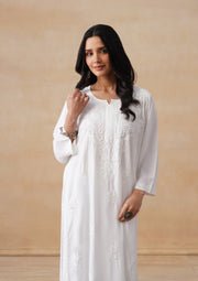 Kora White Chikankari long kurta - The Lucknowi Chikan 