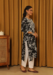Zainab Mul Cotton Chikankari Kurti