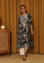 Load image into Gallery viewer, Zainab Mul Cotton Chikankari Kurti
