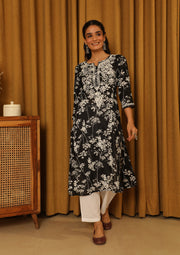 Zainab Mul Cotton Chikankari Kurti