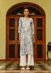 Zainab Mul Cotton Chikankari Kurti