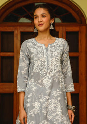Zainab Mul Cotton Chikankari Kurti