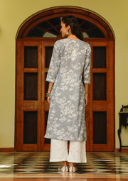 Zainab Mul Cotton Chikankari Kurti