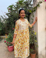 Load image into Gallery viewer, Gulfam Side Choli Mul Mul Gown
